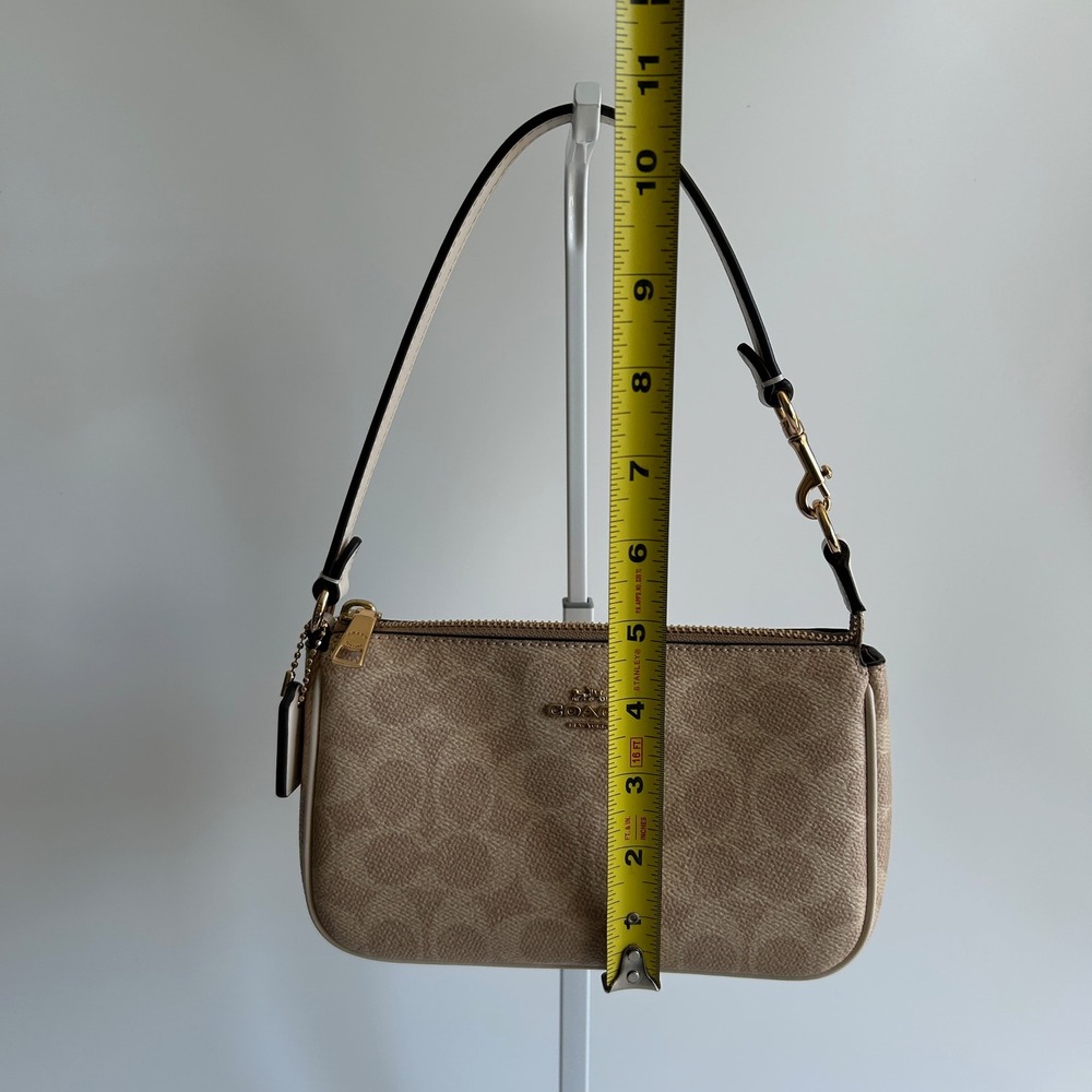 Coach Nolita 19 Light Khaki Chalk Signature Canvas Shoulder Bag Excellent - Picture 8 of 9
